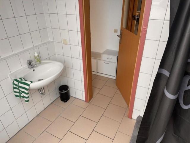 4 Personen I 2 Schlafzimmer I Wohnung Wörrstadt mit Parkplatz 4