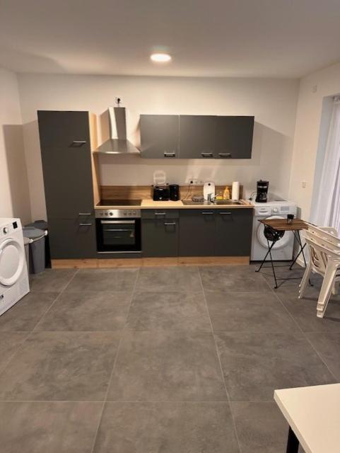 VD1 Moderne Wohnung für 4 Personen mit extra Schlafzimmer, Wohnzimmer & Balkon 3