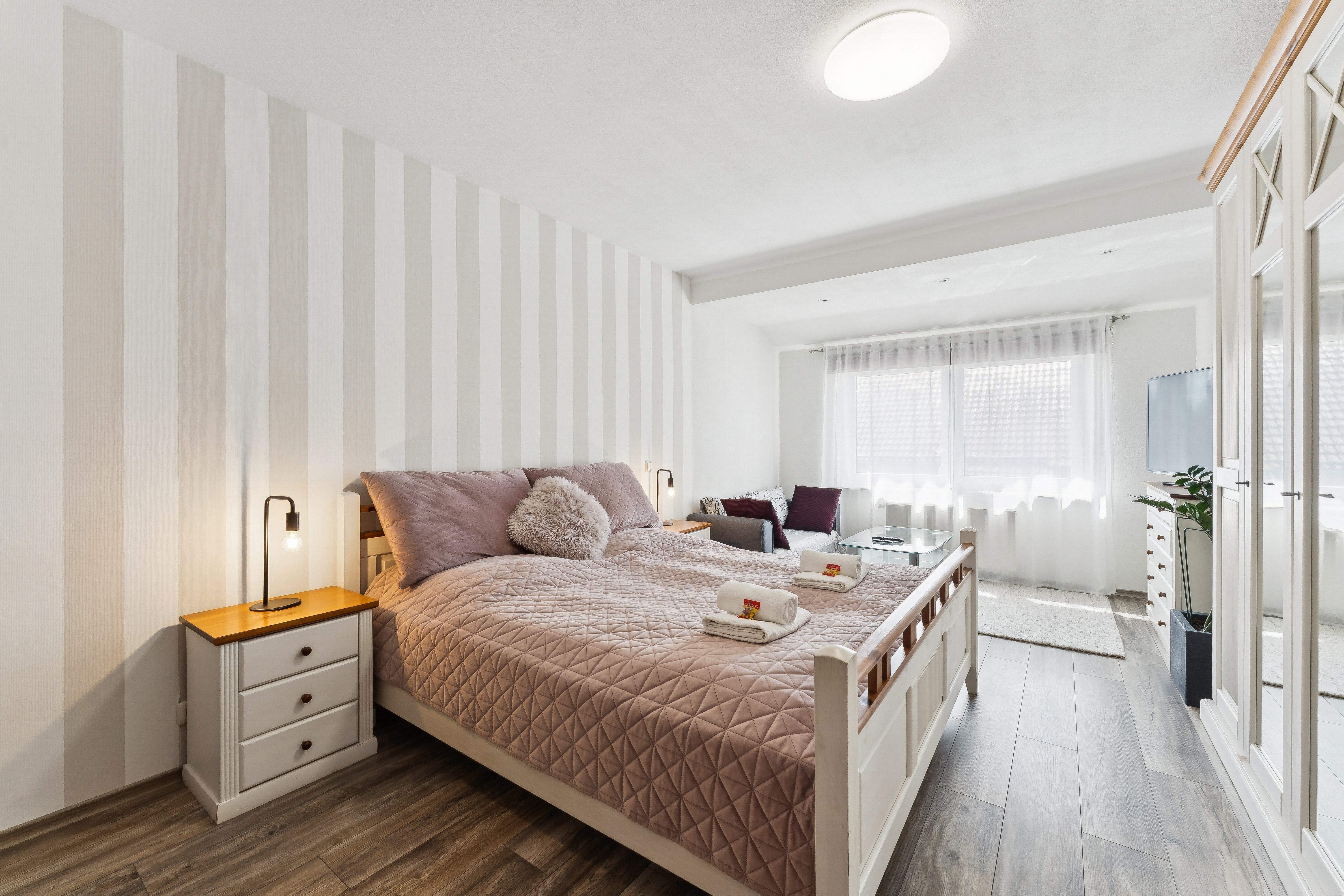 Fe-Wo: Gold-Blick  mit Parkplatz, Balkon, Waschmaschine...