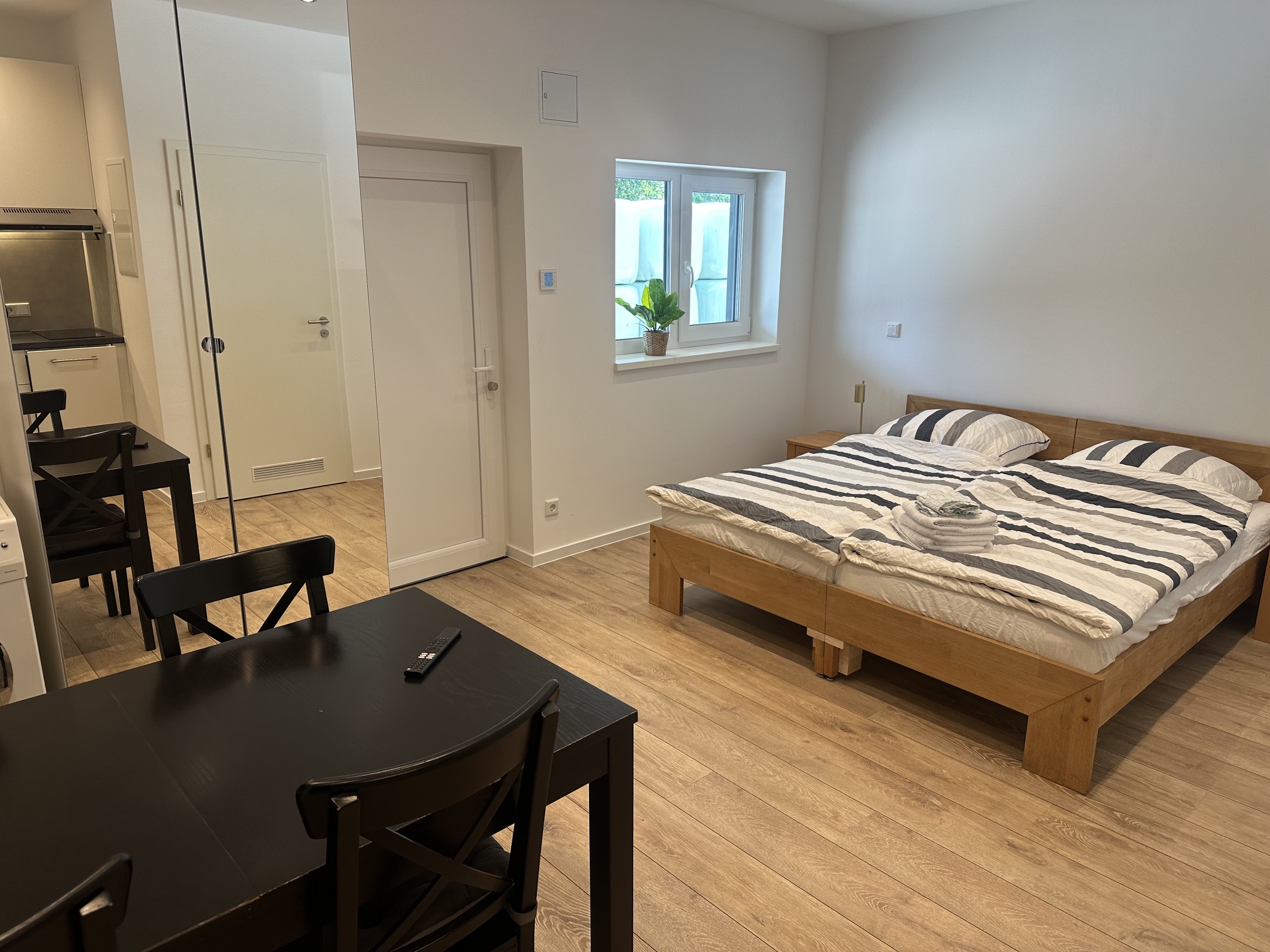 Premium-Apartment Wohnung 1 Hatten (OBJ-01)