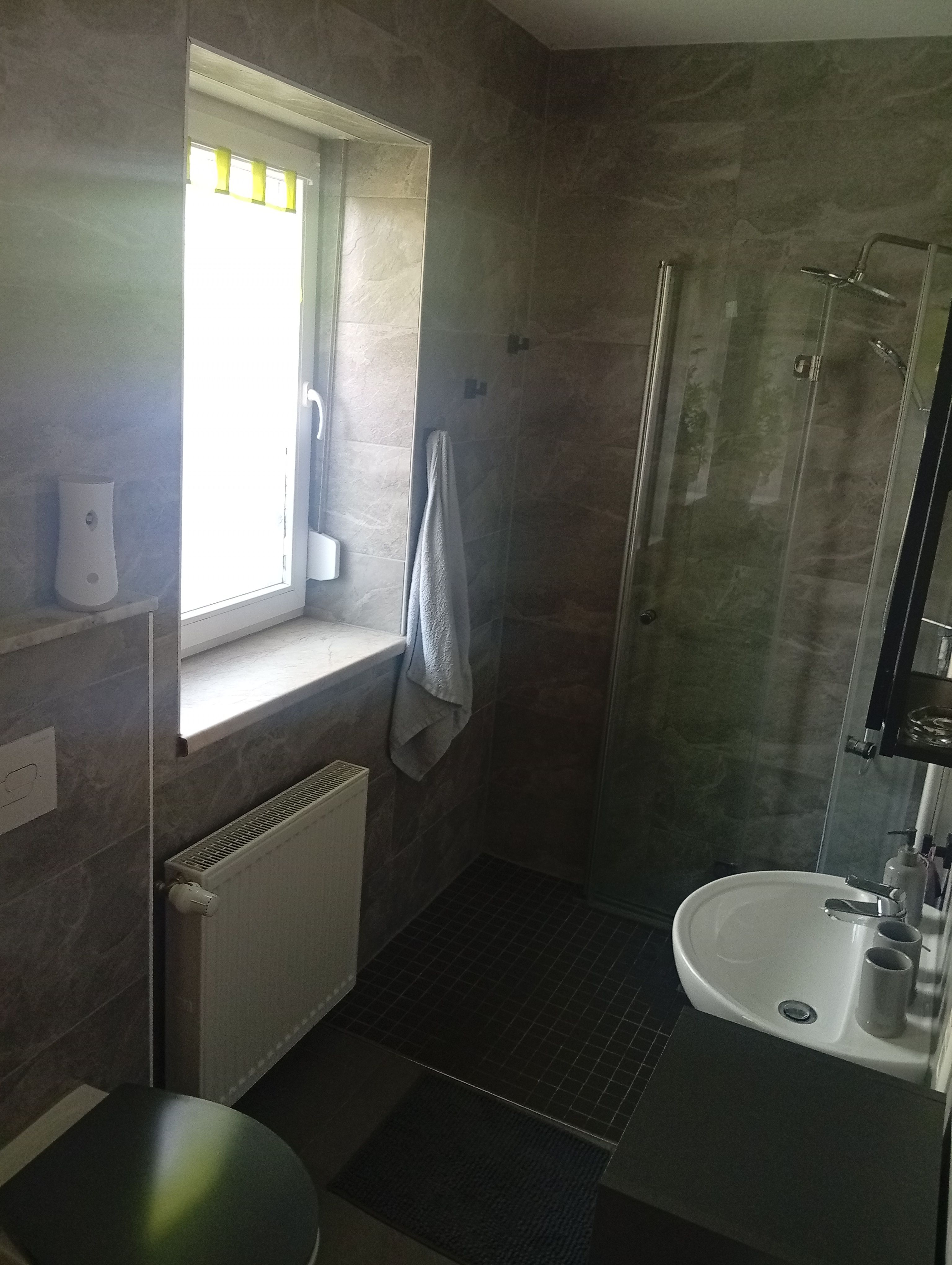 Montage Wohnung am Stadtrand