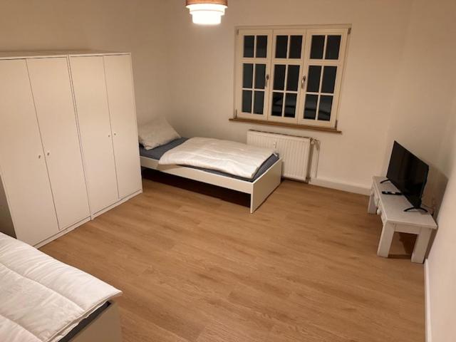 Schlafzimmer 2 - 1