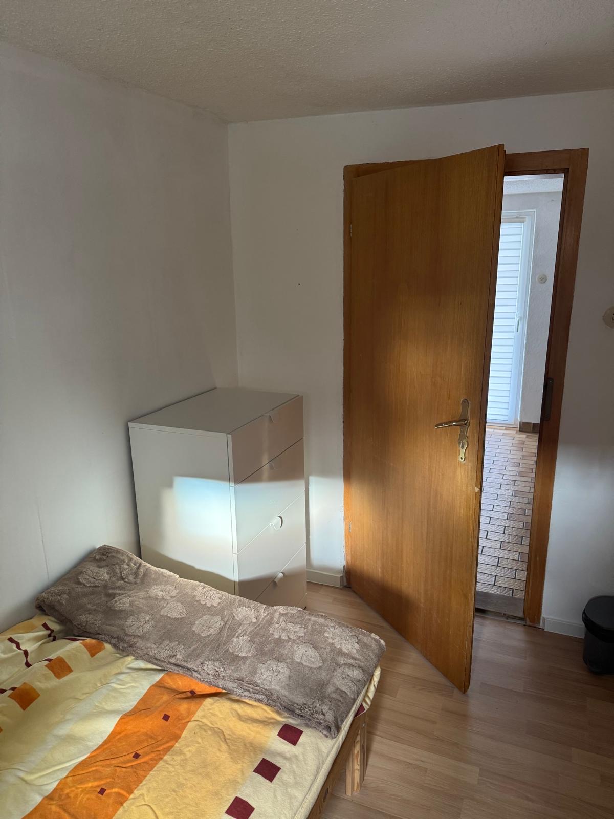Schlafzimmer 3 - 1