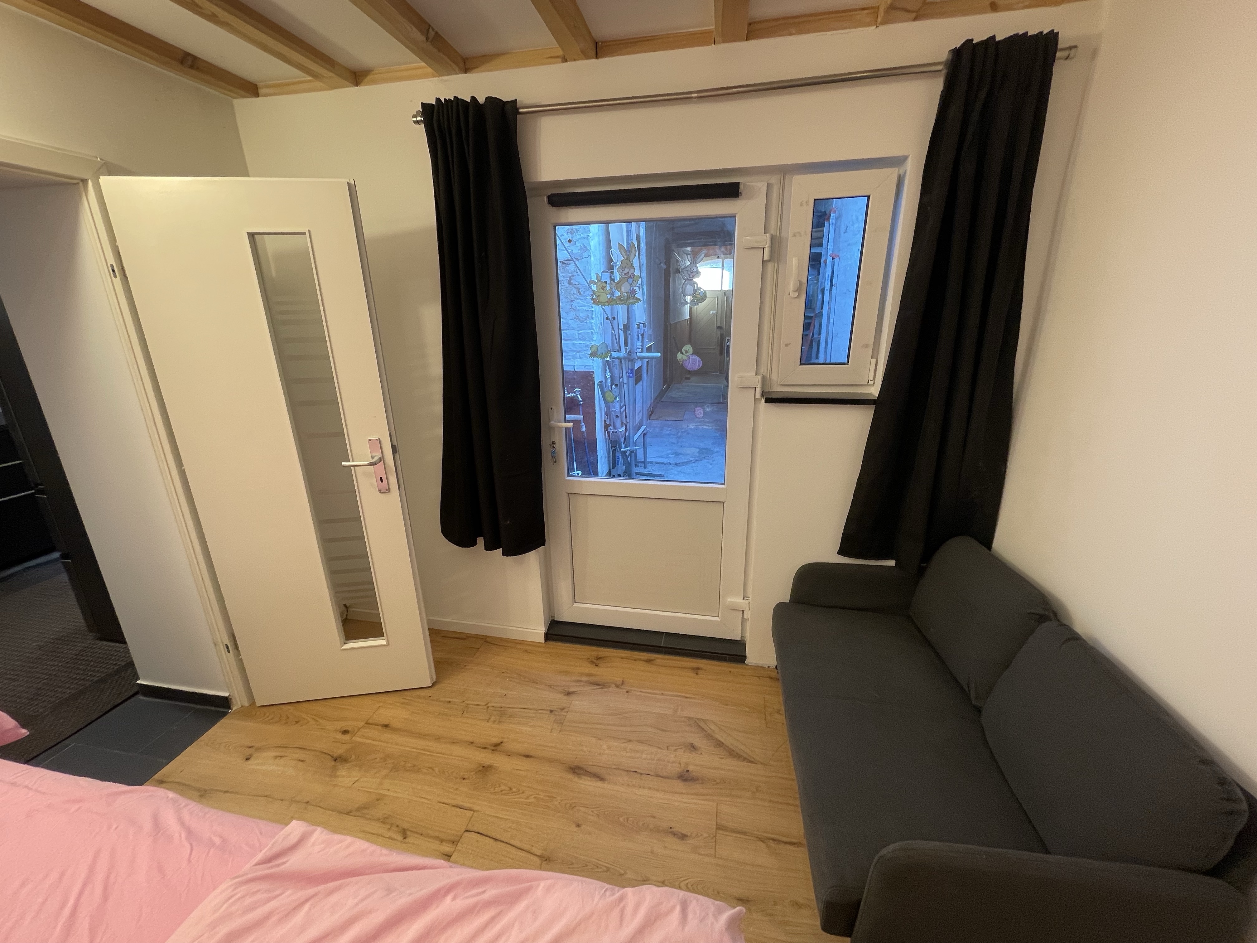 Gemütliche Zimmer im Ein-/Zweifamilienhaus 1