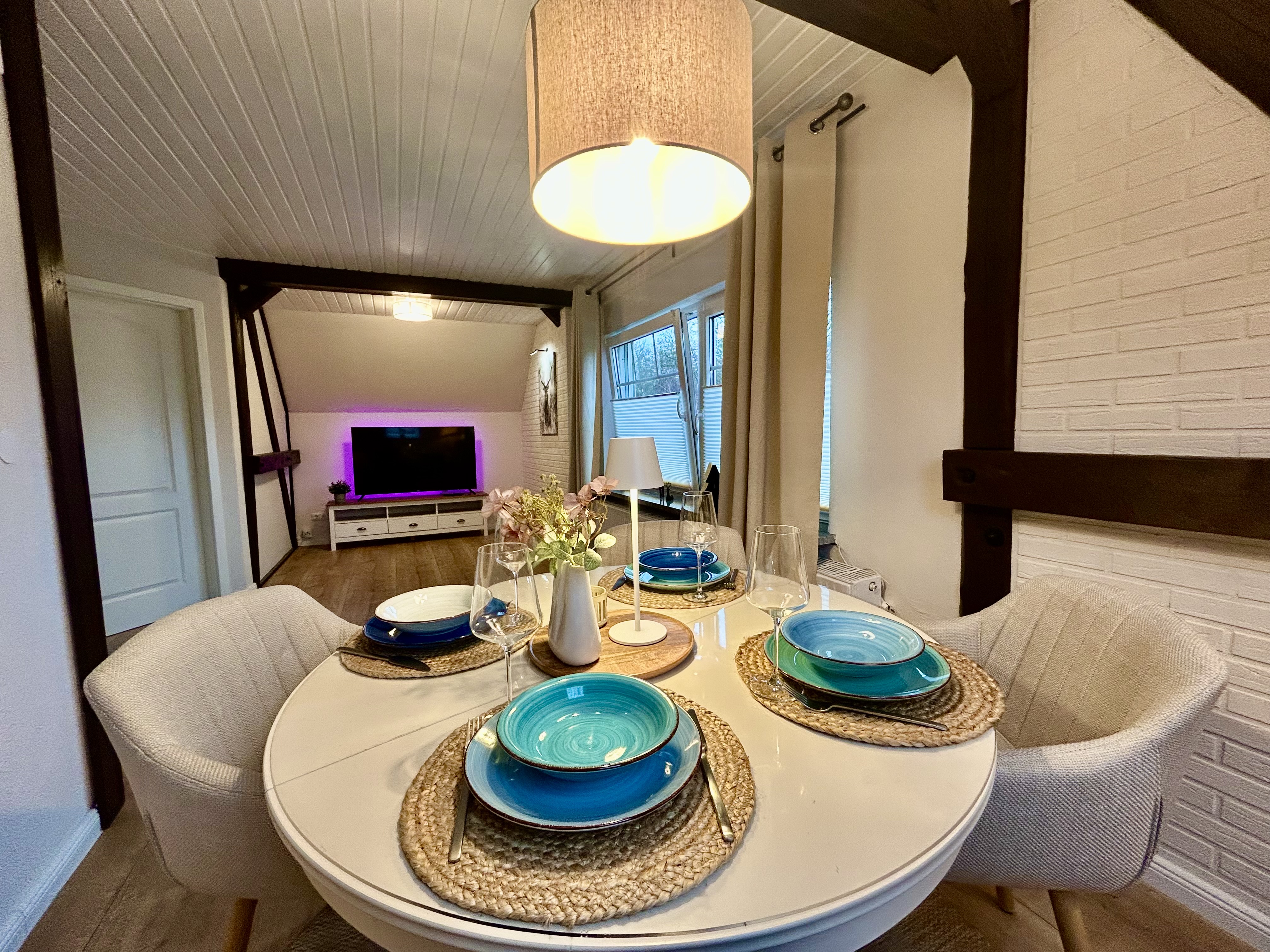 Große 3 Zimmer-Wohnung/2EZ/1DZ/ mit Parkplatz/Smart TV&Wlan